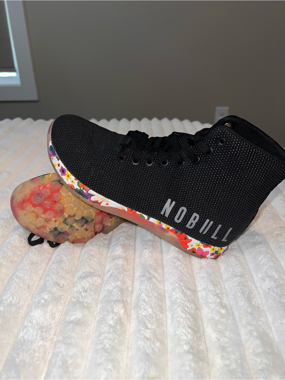 NOBULL Black Daisy Trainers size women’s 8